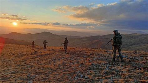 T­ü­r­k­i­y­e­­y­e­ ­g­i­r­m­e­y­e­ ­ç­a­l­ı­ş­a­n­ ­P­K­K­­l­ı­ ­t­e­r­ö­r­i­s­t­ ­s­ı­n­ı­r­d­a­ ­y­a­k­a­l­a­n­d­ı­